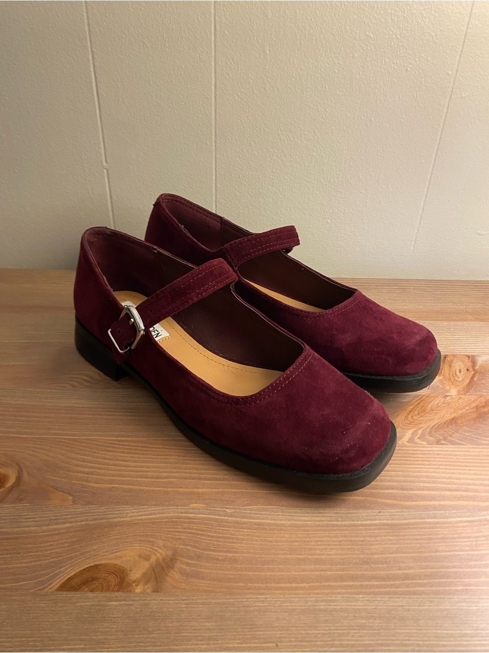 Steve Madden Delancy Mary Jane Flats in Burgundy Suede